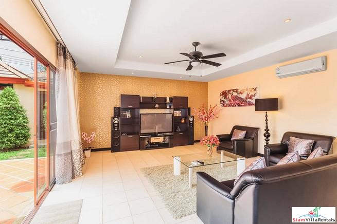 Three Bedroom Pool Villa in Quiet Residential Area near Laguna